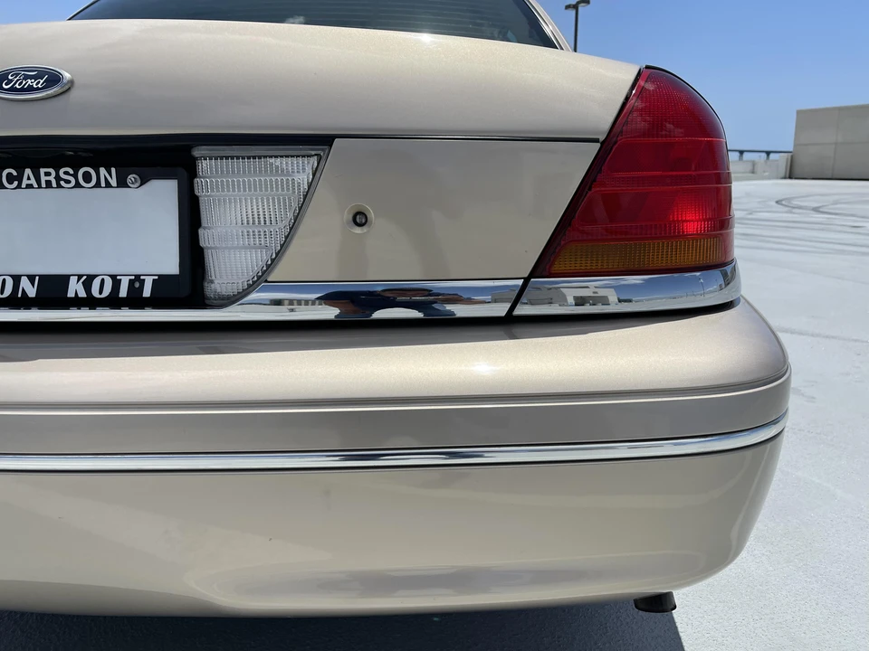 1998 Ford Crown Victoria - Image 25 of 31