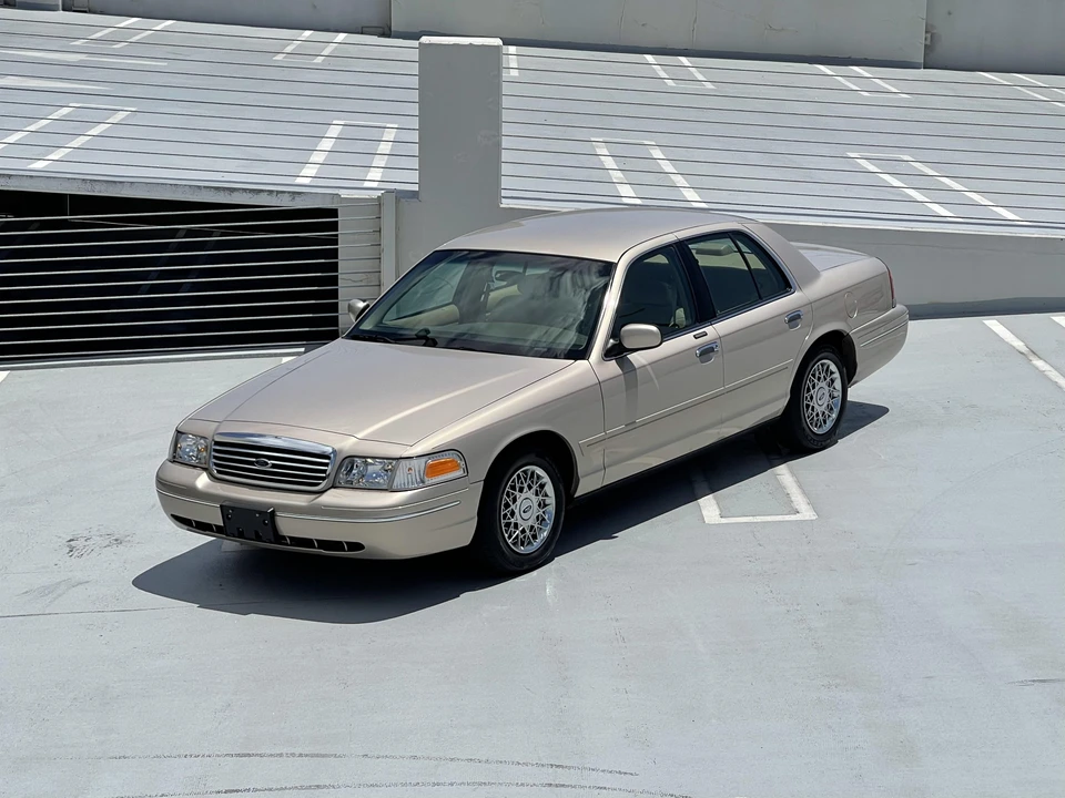 1998 Ford Crown Victoria - Image 8 of 31