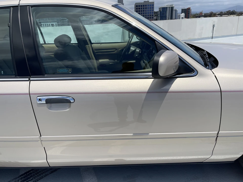 1998 Ford Crown Victoria - Image 30 of 31