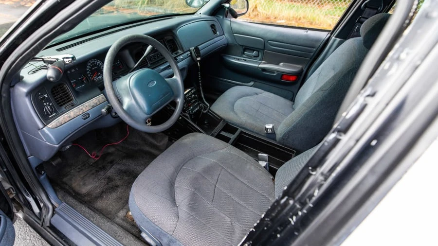 1998 Ford Crown Victoria - Image 4 of 12