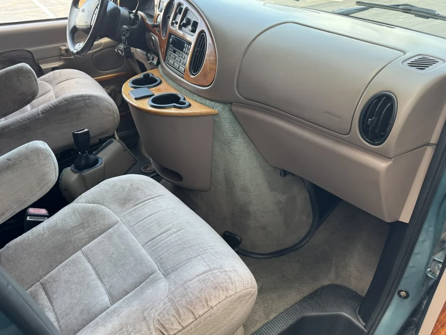1998 Ford Econoline Van - Image 6 of 9