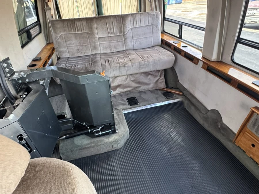 1998 Ford Econoline Van - Image 9 of 9