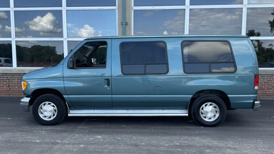 1998 Ford Econoline Van - Image 2 of 9