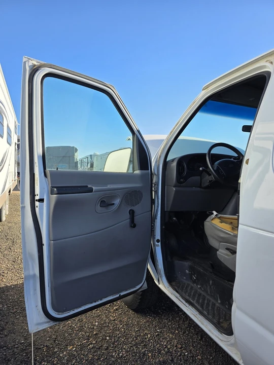 1998 Ford Econoline Van - Image 8 of 23
