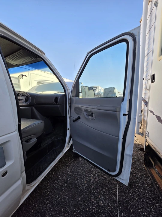1998 Ford Econoline Van - Image 12 of 23