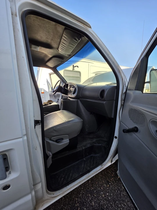 1998 Ford Econoline Van - Image 11 of 23