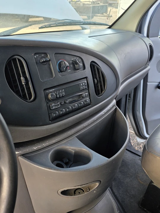 1998 Ford Econoline Van - Image 6 of 23