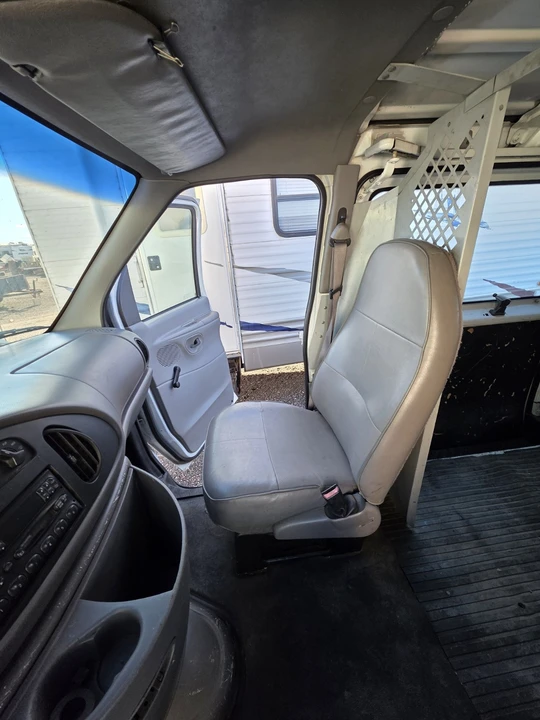 1998 Ford Econoline Van - Image 13 of 23
