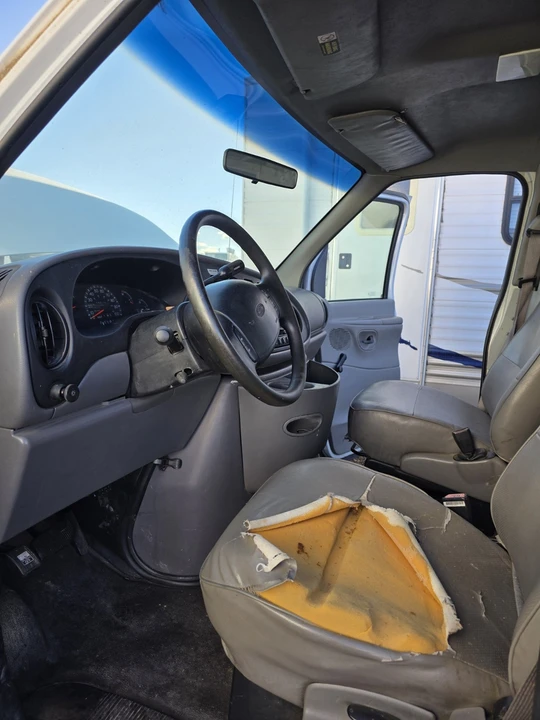 1998 Ford Econoline Van - Image 9 of 23
