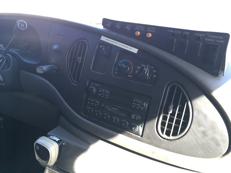 1998 Ford Econoline Van - Image 11 of 21