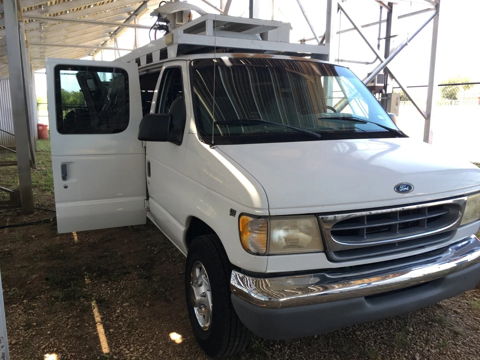 1998 Ford Econoline Van - Image 8 of 21