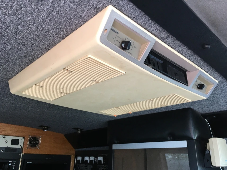 1998 Ford Econoline Van - Image 17 of 21