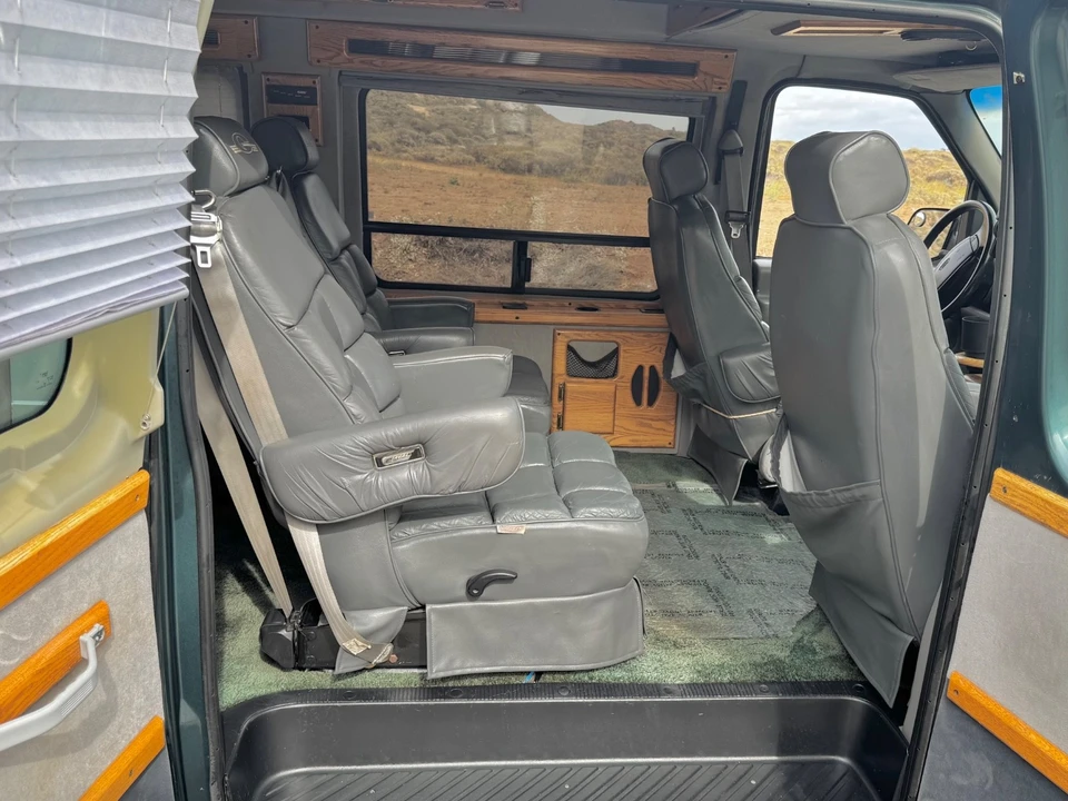 1998 Ford Econoline Van - Image 8 of 18