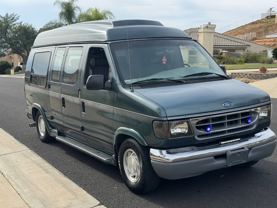 1998 Ford Econoline Van - Image 4 of 18