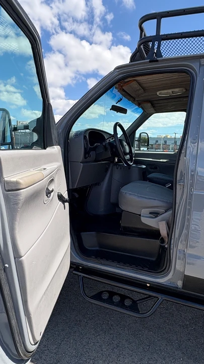 1998 Ford Econoline Van - Image 10 of 21