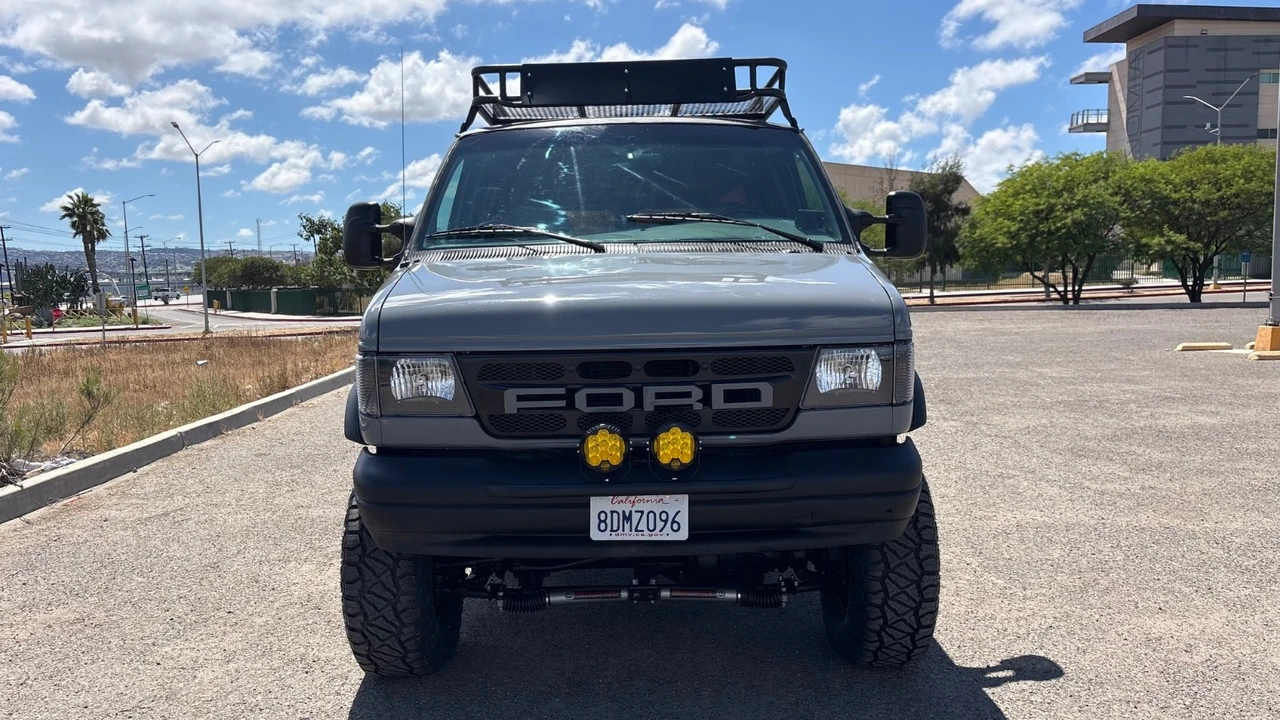 1998 Ford Econoline Van - Image 3 of 21