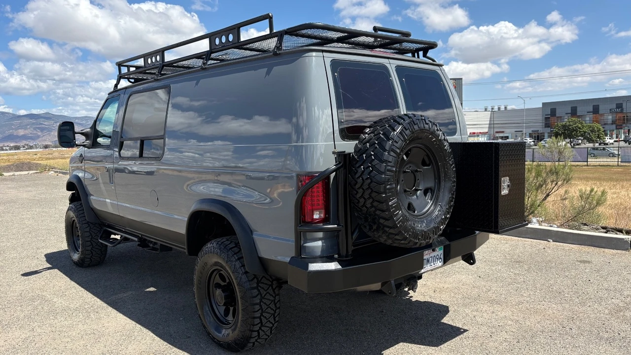 1998 Ford Econoline Van - Image 5 of 21