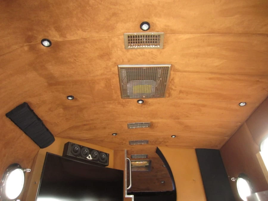 1998 Ford Econoline Van - Image 4 of 31