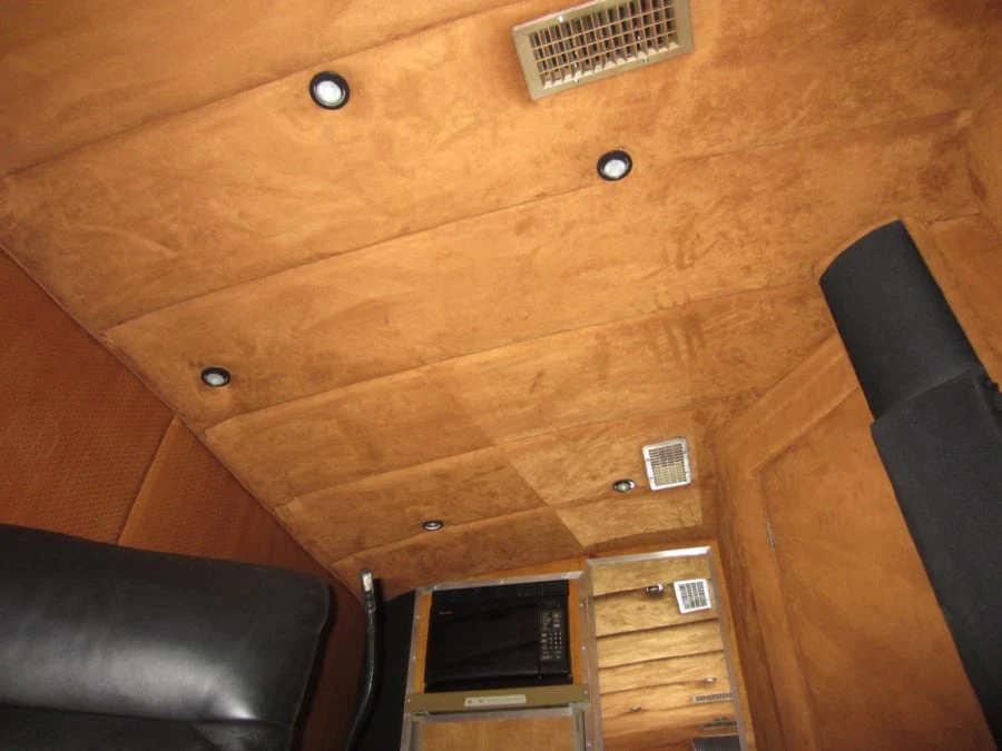 1998 Ford Econoline Van - Image 5 of 31