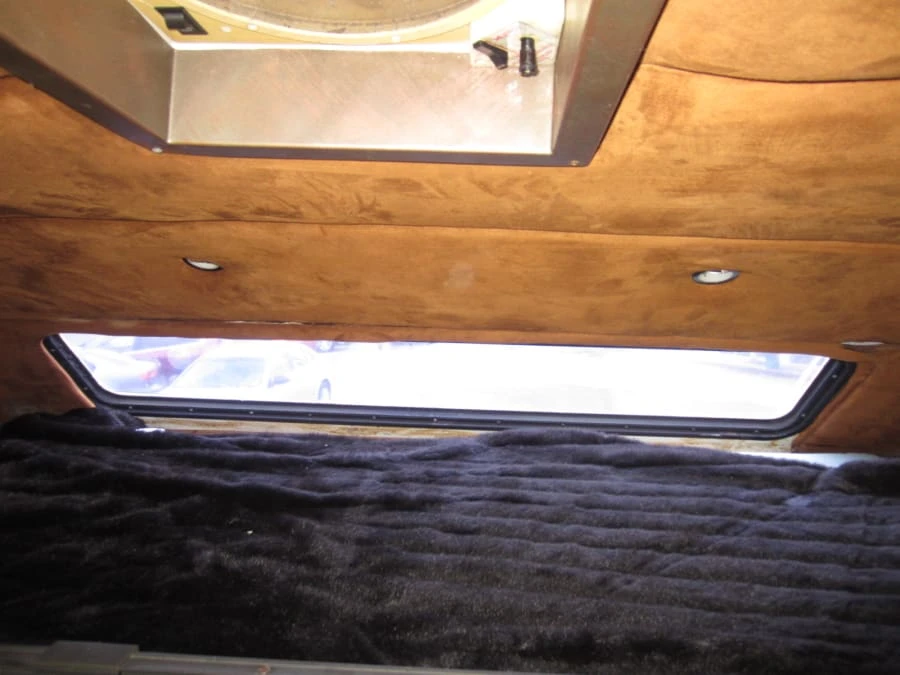 1998 Ford Econoline Van - Image 9 of 31