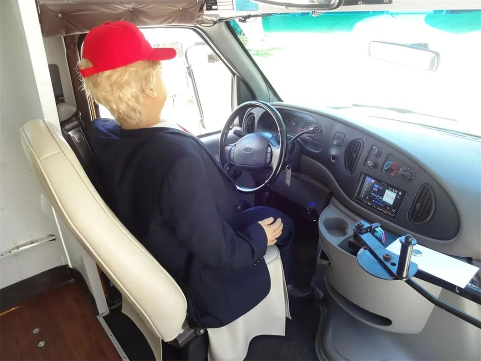 1998 Ford Econoline Van - Image 25 of 31