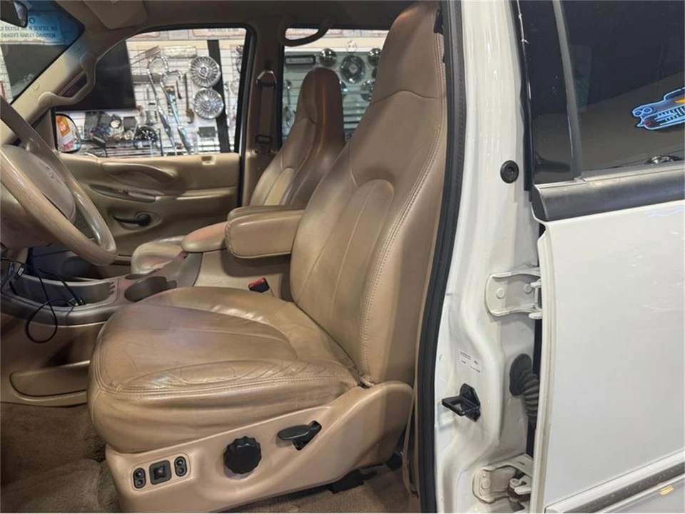 1998 Ford Expedition 1st Gen - Image 3 of 31