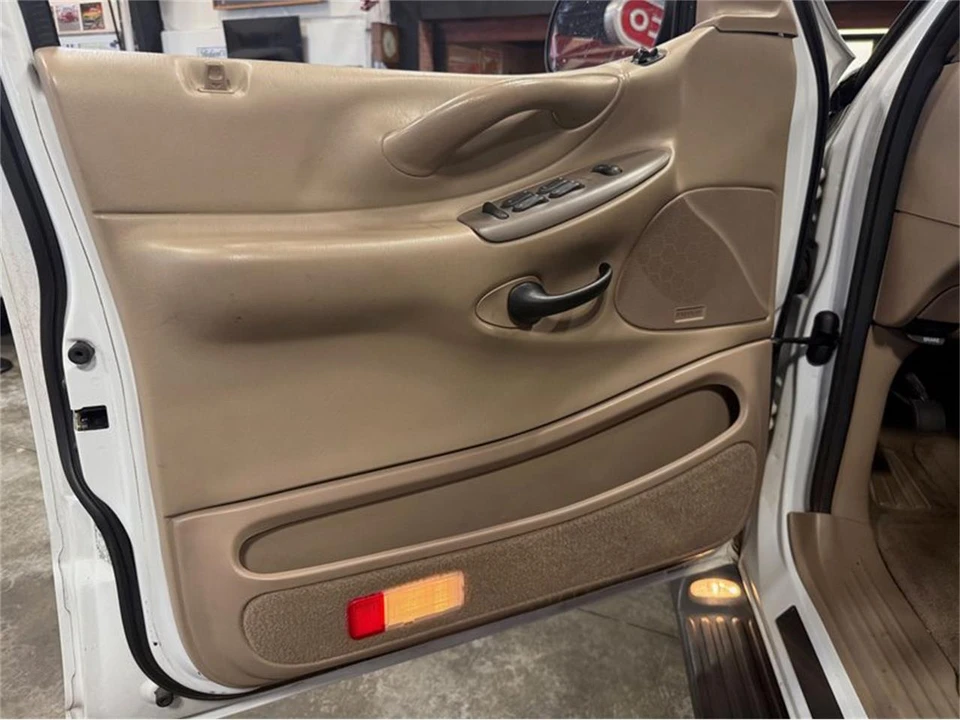 1998 Ford Expedition 1st Gen - Image 18 of 31