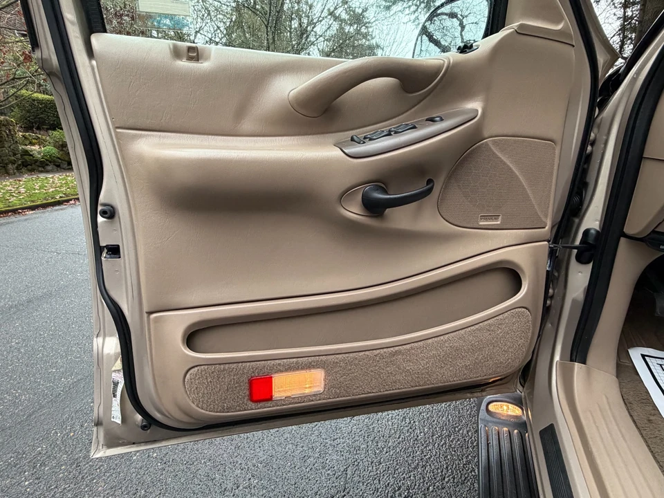 1998 Ford Expedition 1st Gen - Image 12 of 21