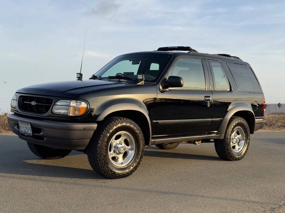 1998 Ford Explorer 2nd Gen - Image 2 of 31