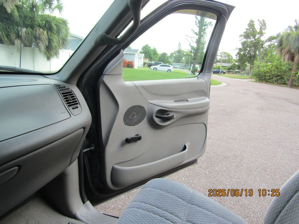 1998 Ford F-150 10th Gen - Image 25 of 31