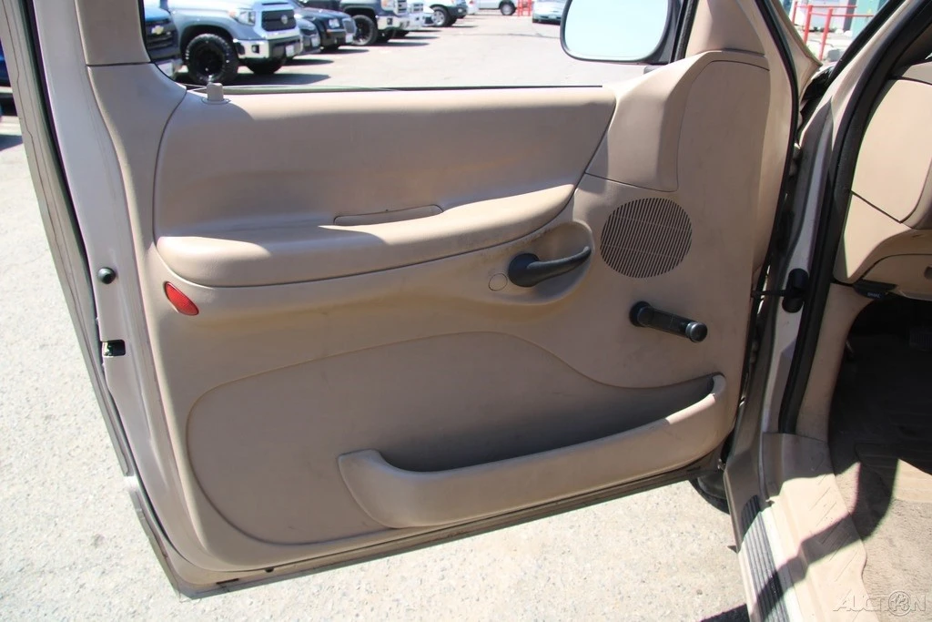1998 Ford F-150 10th Gen - Image 13 of 21