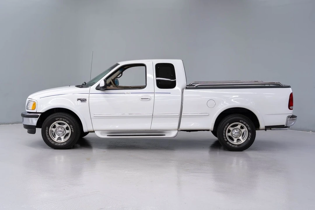 1998 Ford - Image 3 of 31