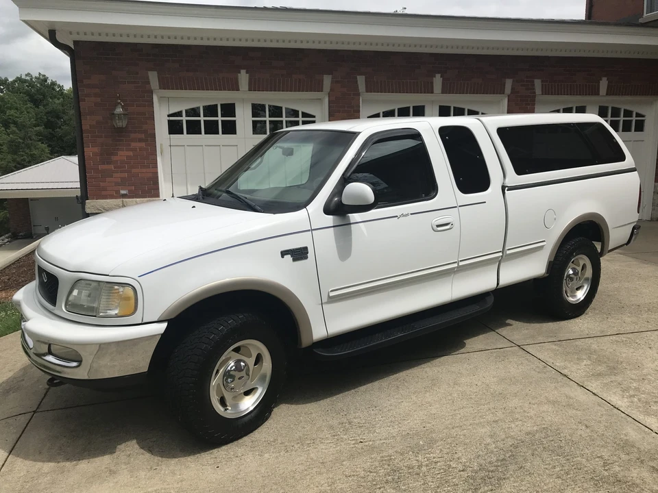 1998 Ford F-150 10th Gen - Image 4 of 31