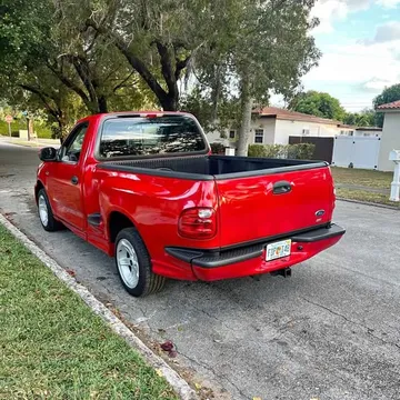 1998 Ford F-150 SVT Lightning Pickup 2D