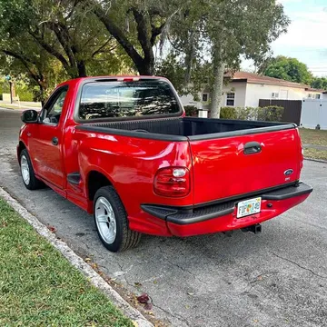 1998 Ford F-150 SVT Lightning Pickup 2D 6 1/2 ft