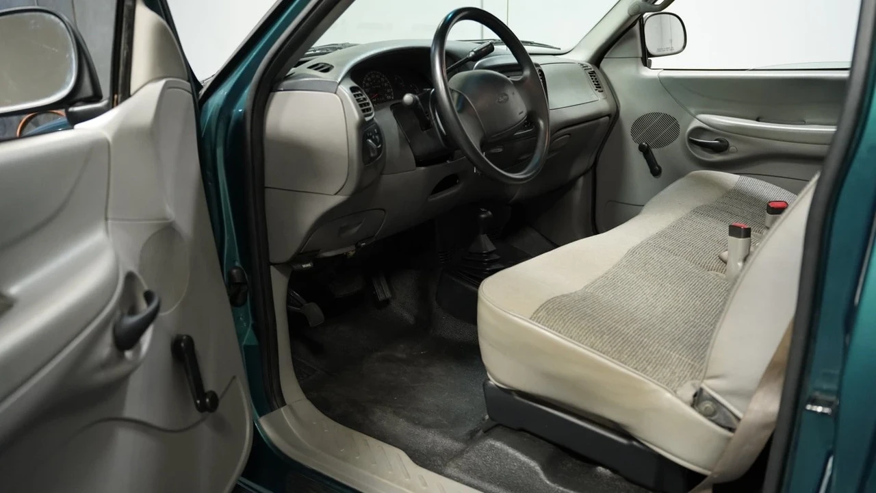1998 Ford F-150 10th Gen - Image 5 of 12