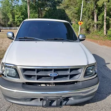 1998 Ford F-150 XL Pickup 4D 6 1/2 ft