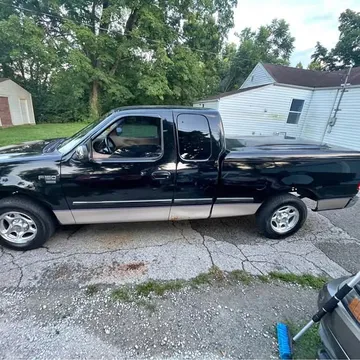 1998 Ford F-150 XLT Pickup 2D 8 ft