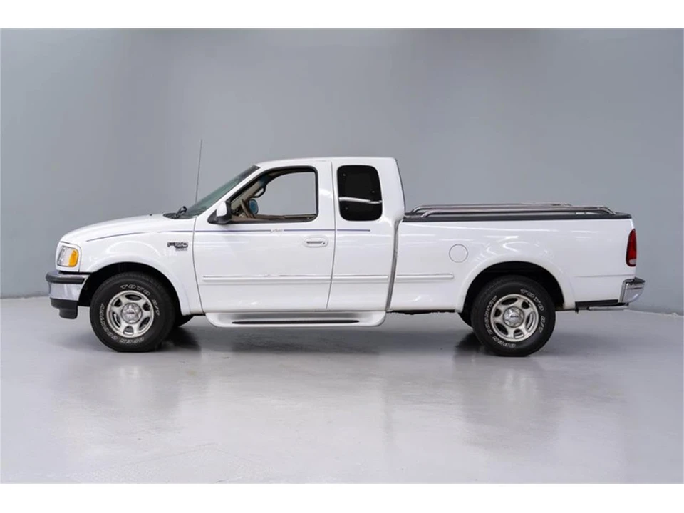 1998 Ford F-150 10th Gen - Image 2 of 31
