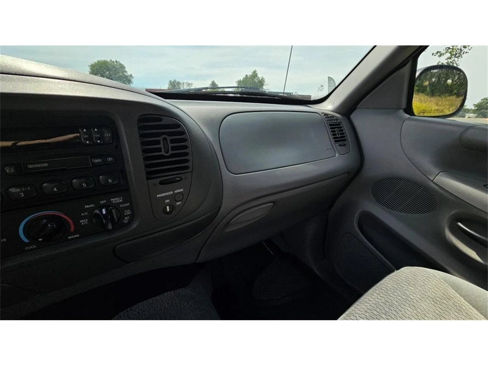 1998 Ford F-150 10th Gen - Image 24 of 31