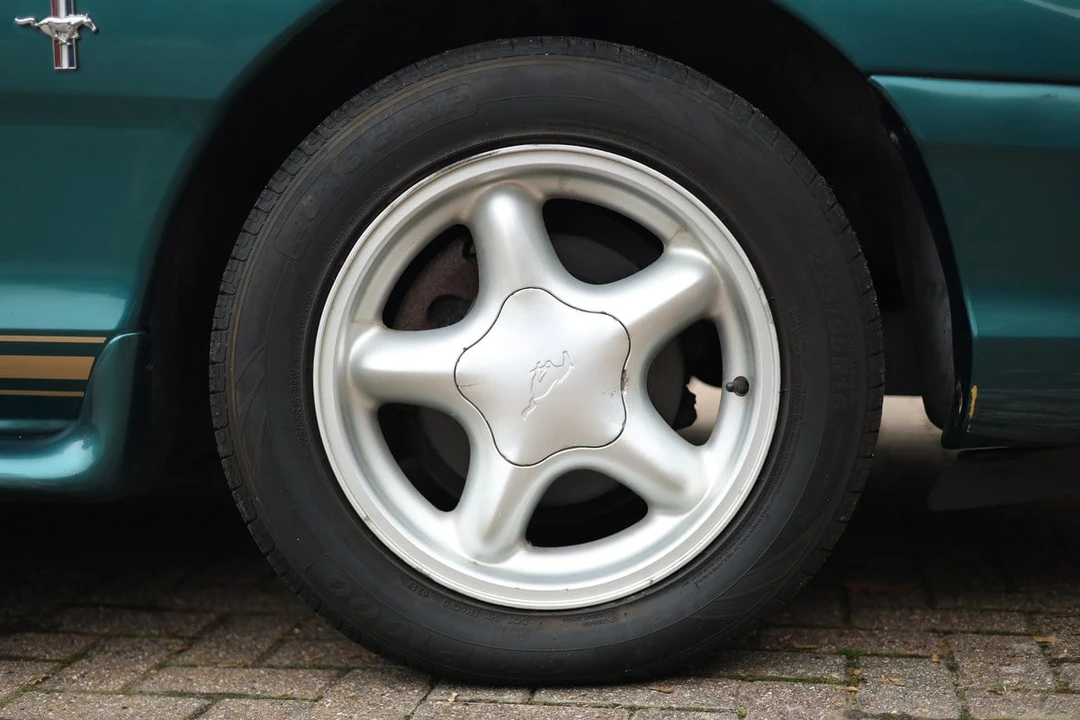 1998 Ford SN95 Mustang - Image 17 of 30