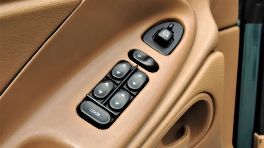 1998 Ford SN95 Mustang - Image 5 of 24