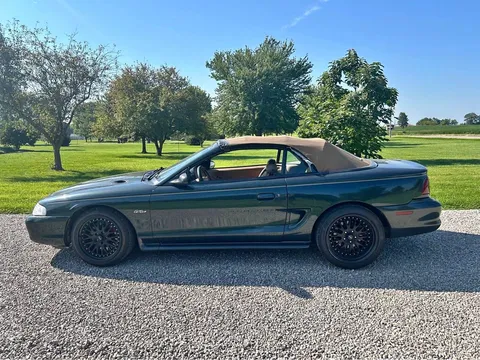 1998 Ford Mustang GT Convertible 2D