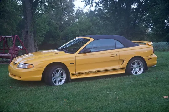 1998 Ford Mustang GT Convertible 2D