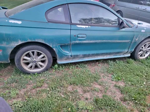 1998 Ford Mustang GT Coupe