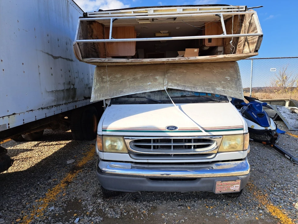 1998 Ford Econoline Van - Image 2 of 12