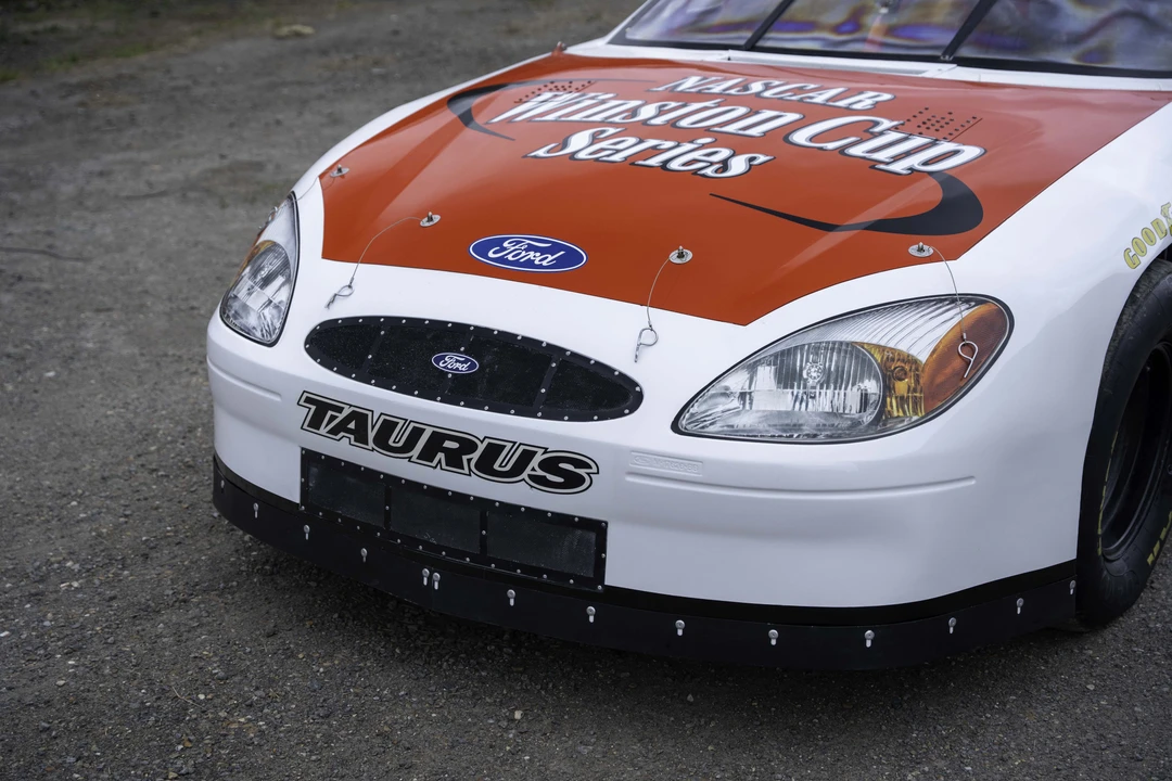 1998 Ford Taurus 3rd Gen - Image 15 of 31