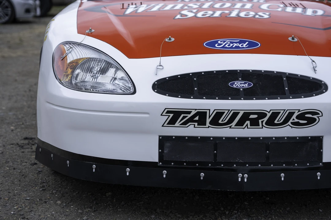 1998 Ford Taurus 3rd Gen - Image 19 of 31