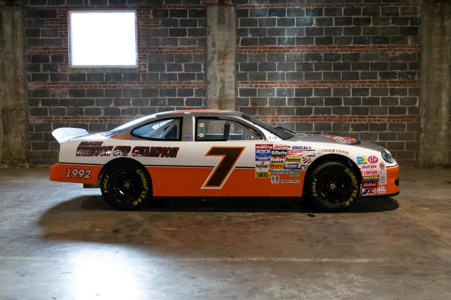 1998 Ford Taurus SHO 3rd Gen - Image 2 of 31