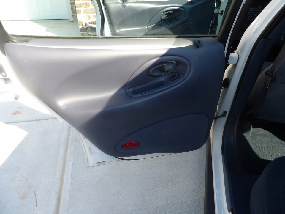1998 Ford Taurus 2nd Gen - Image 11 of 15